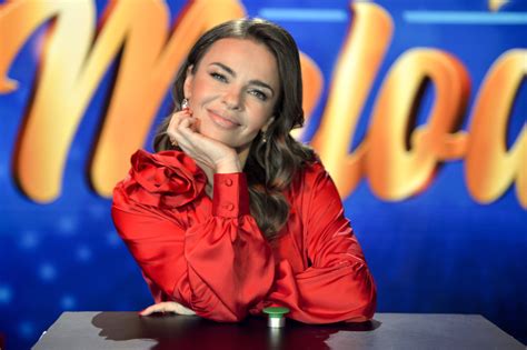 Edyta Herbu Pokaza A Partnera Pozuje Przy Nim W Bikini Idealnie Niedopasowani Zdj Cie