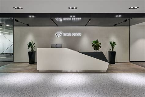 Korn Ferry Office, Dubai - Consulting/Business Services Interior Design on Love That Design