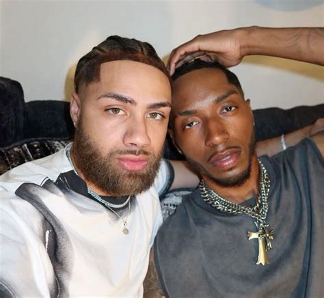 Pin By Thaddeus Major On My Saves Cute Gay Couples Gay Relationship Cute Black Couples