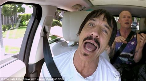 James Corden Sheds Shirt For Half Naked Carpool Karaoke With Red Hot Chili Peppers Daily Mail
