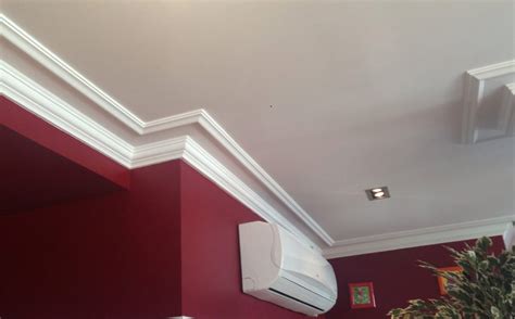 Как сделать внутренний угол потолочного плинтуса? Как вырезать угол со ...