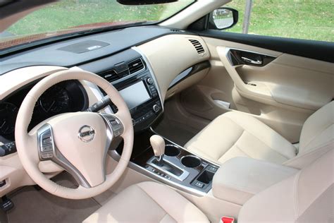 Car Report: 2014 Nissan Altima doesn’t mess with success - WTOP News