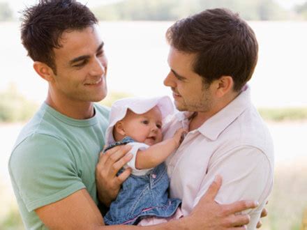 Due Gay E Un Bambino Non Sono Famiglia Niente Biglietto Al Museo Gay It