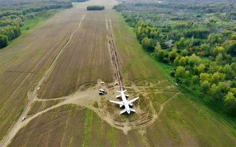 Companhia aérea paga fazendeiro por avião que pousou em lavoura