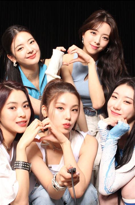 K Pop Girl Group Itzy Become Global Spokesmodels For Maybelline Artofit