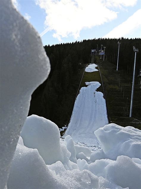 Gen Gend Schnee F R Den Weltcup In Titisee Neustadt Skispringen