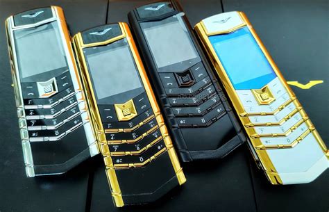 Телефон VERTU, луксозен мобилен телефон Верту, метален с кожа, телефон ...