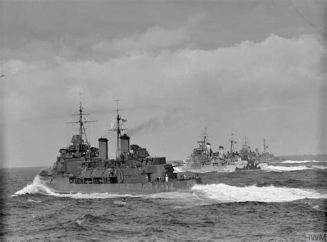 HMS SHEFFIELD (centre) HMS EDINBURGH (left) and HMS KENYA. | Royal navy