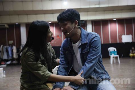 Foto Jelang Pementasan Teater Musikal Bertajuk Cek Toko Sebelah