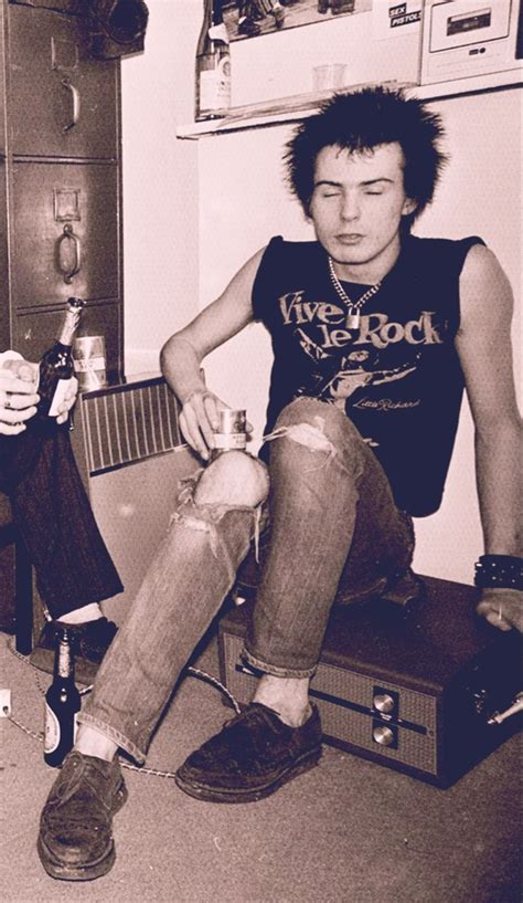 Photo Of Sex Pistols And Sid Vicious And Johnny Rotten And John Artofit