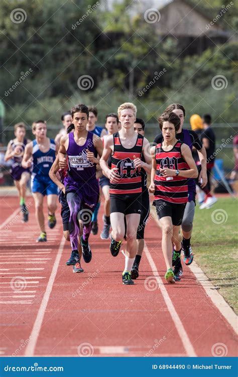 Men S 1600 Meter Race Editorial Image Image Of Athletes 68944490