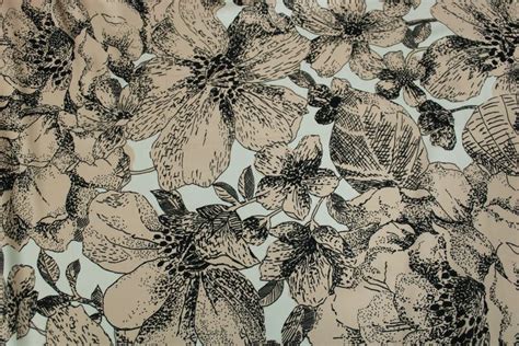 Tissu satin imprimé grandes fleurs ton nude Vintage world maps Vintage World map