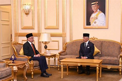 Agong Berkenan Menerima Menghadap Anwar