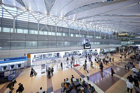 東京都 羽田空港 第2ターミナル [214335355]の写真素材 - アフロ