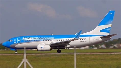 Boeing 737 700 LV BZO de Aerolíneas Argentinas despegando de