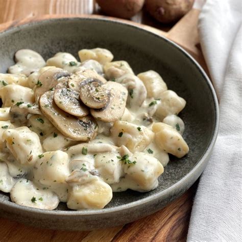 Gnocchi Con Crema Di Parmigiano E Funghi Una Famiglia In Cucina