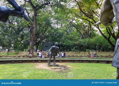 El Martirio Del Dr Las Estatuas Grandes Del Metal De Jose Rizal En