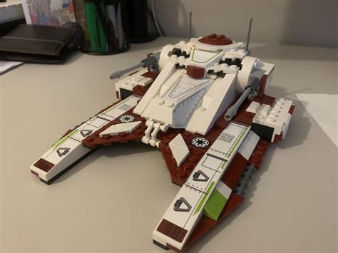 My alternative build of the 75342 (with only pieces from the set) : r ...