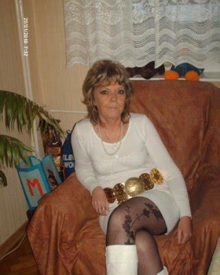 Non Nude Mature Woman Porn Pictures Xxx Photos Sex Images Pictoa