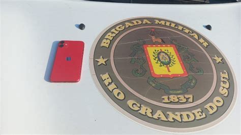 Brigada Militar de São Leopoldo prende homem celular roubado