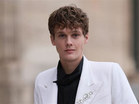 Is Hunter Doohan Gay Or Straight Dating Or Married Spouse Details Tvstarsmag