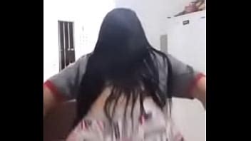 Gostosa dançando de shortinho 2 XVIDEOS
