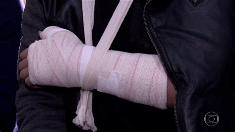 Casal gay relata agressão após tentar defender mulher em festa em Copacabana Rio de Janeiro G