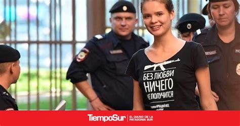 Detienen en Moscú a una integrante del grupo de punk Pussy Riot