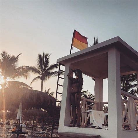 Manowska W Bikini Rzadki Widok