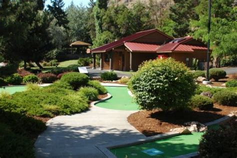 Fall Is The Perfect Time To Soak At Kah Nee Ta Hot Springs Resort In Oregon