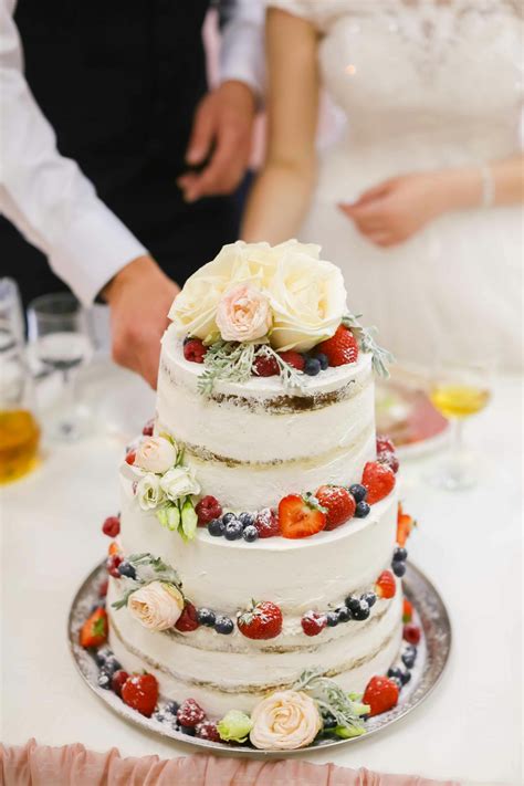 The Honest Truth About Naked Wedding Cakes From A Baker Whos Seen It All