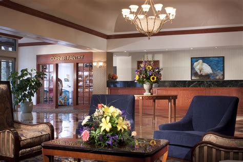 Lobby and Reception Area of Embassy Suites Austin - Arboretum. www ...