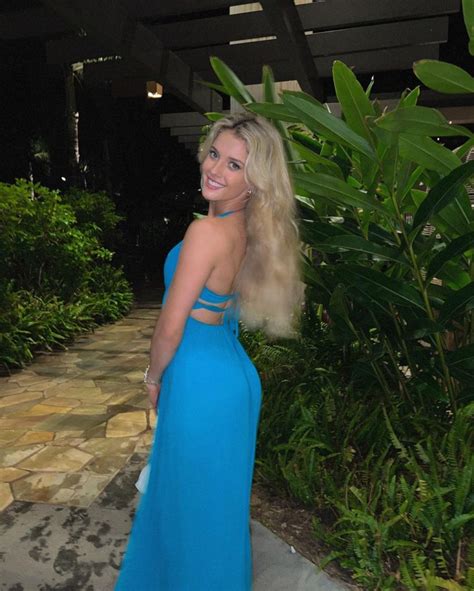 Race Car Driver Lindsay Brewer Drops Bikini Thirst Traps Photos While Vacationing In Hawaii