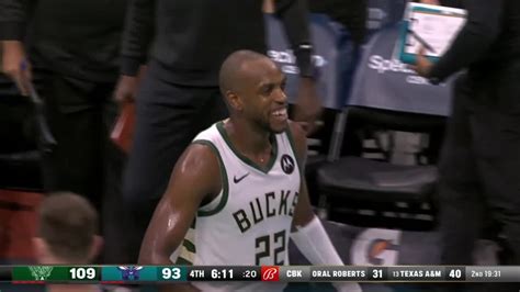 [Highlight] Khris Middleton with eyes in the back of his head for the assist of the year! : r ...