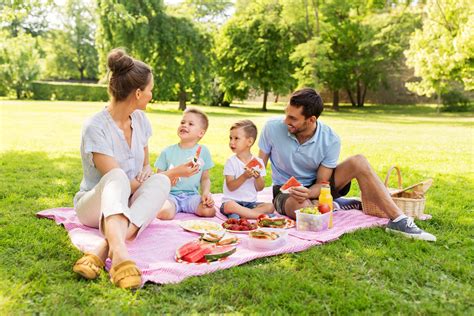 Picnic Planning 101 Picnic Ideas For Your Next Outing Mrs Fields