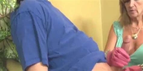 Mature Stepmommy Tugging Fat Dick Tnaflix