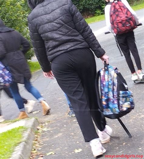 SexyCandidGirls Top Candid Milf In Loose Pants Street Creepshot Item