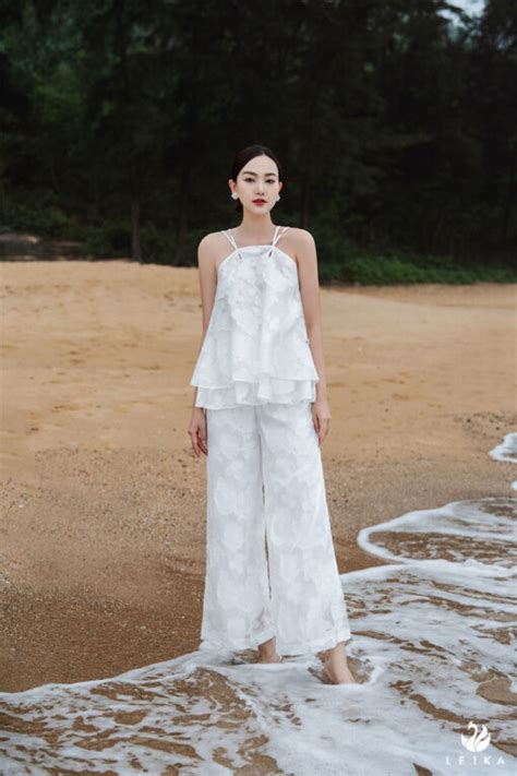 Nàng có đang bỏ lỡ cách mix đồ đi biển hot nhất Hè này