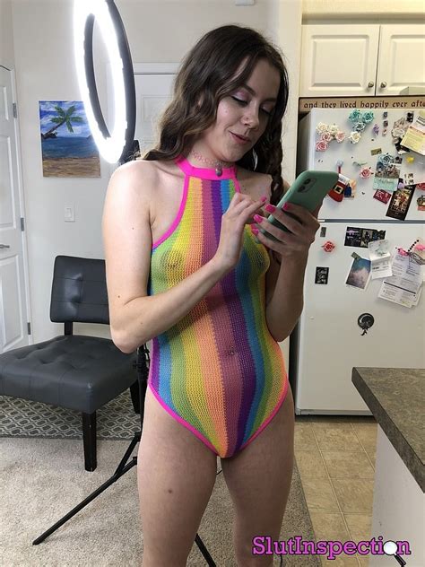 Amateur Brunette Hottie Being Rewarded With A Sticky Facial Photos