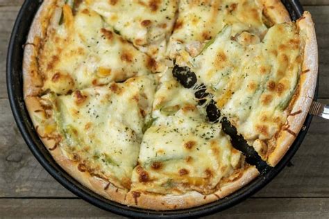 Chicken Fajita Pizza • Zona Cooks