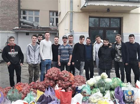 FOTO Săptămâna fructelor și a legumelor donate la Colegiul Economic