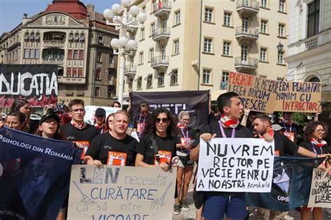 Peste De Organiza Ii Studen E Ti Au Protestat Mpotriva Noii Legi A