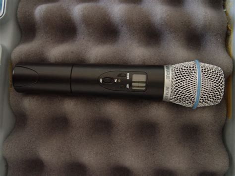 Shure Beta 87a Wireless Microphone