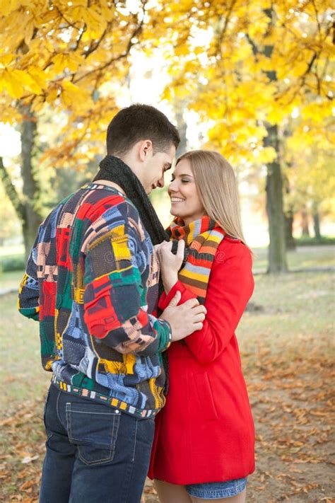 Couple Kissing Under Tree Stock Photos Free Royalty Free Stock