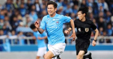 Worlds Oldest Footballer Miura Renews Contract With Yokohama Fc