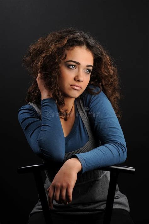 Sassy Jonge Student Van Latina Met Rugzak Stock Foto Image Of Rugzak Blauw