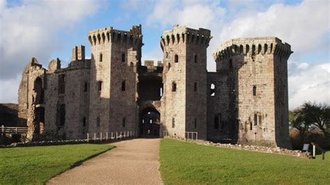 The Castle Gatehouse: Defending and Protecting a Medieval Castle