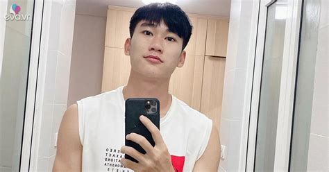 Hot Boy U Vi T Nam Khu Y O Mxh V I C Tri U Ng I Follow L Ai