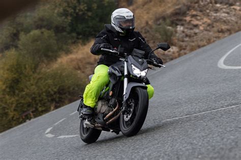 Prueba QJMotor SRK Naked Deportiva Para Carnet A Moto Pro