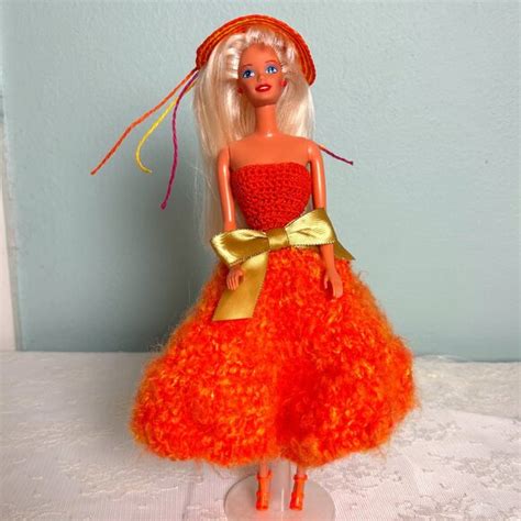 Mattel Toys Mattel Barbie Platinum Blonde Hair Blue Eyes Knees Bend Twist N Turn Body